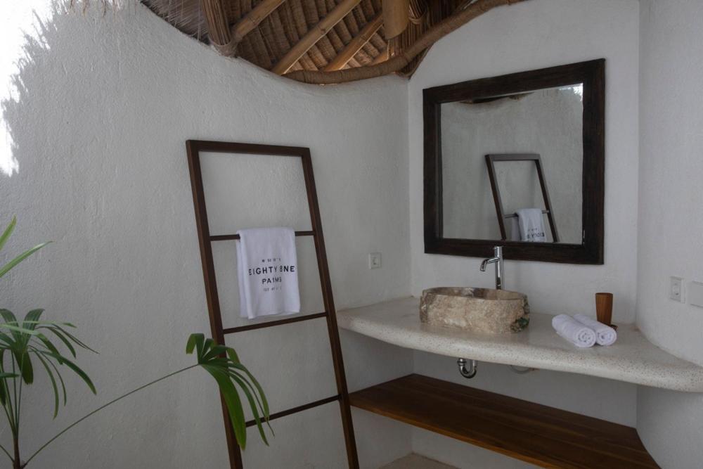 81 Palms Resort Nembrala Chambre photo