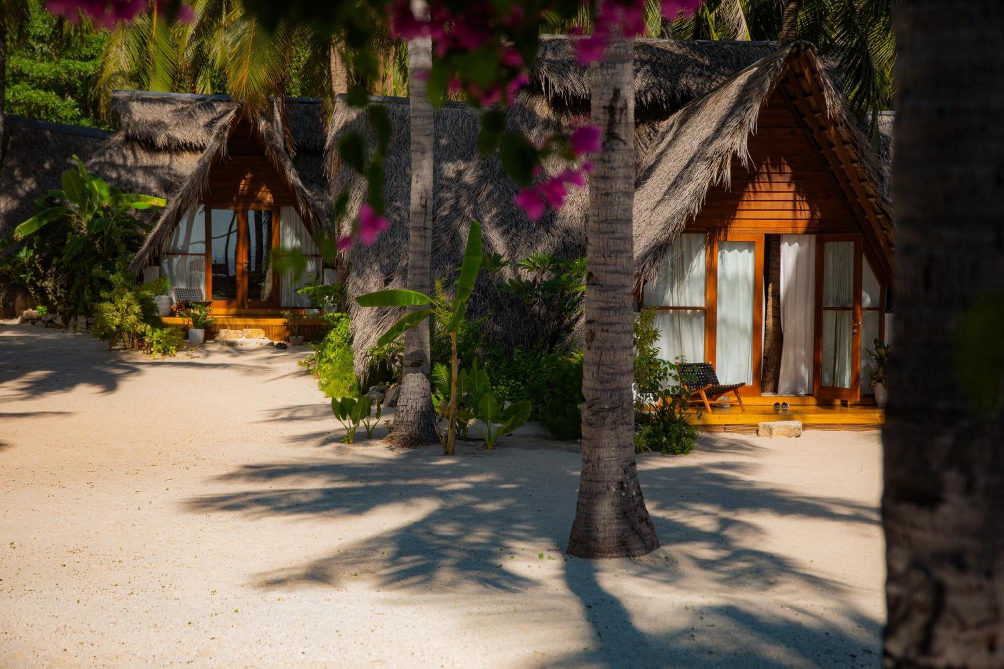 81 Palms Resort Nembrala Extérieur photo